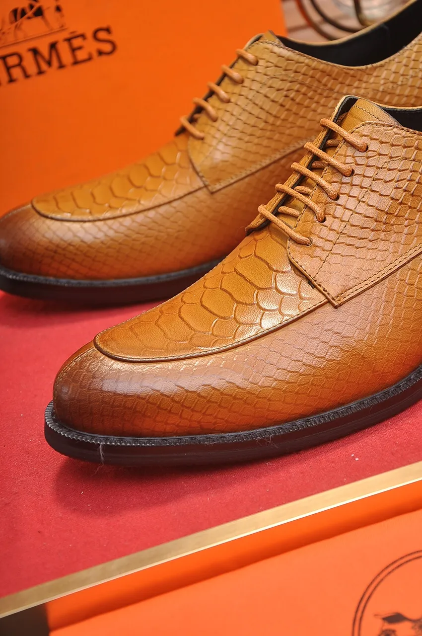 Men's shoes💰460💶[HERMES] (sheepskin lining)🍀Italian top luxury🍀He does not pursue novel styles and gorgeous colors, but attracts the favor of successful men with his flawless, elegant and classic style! This very, very comfortable, simple and stable style makes it easy to match any style! The pattern is absolutely 1:1 refined from the original case, and we strive for excellence in materials, imported cowhide + cowhide lining💪💪💪extraordinary texture👍! .Black brown code number: 38 to 45 (45 customized)